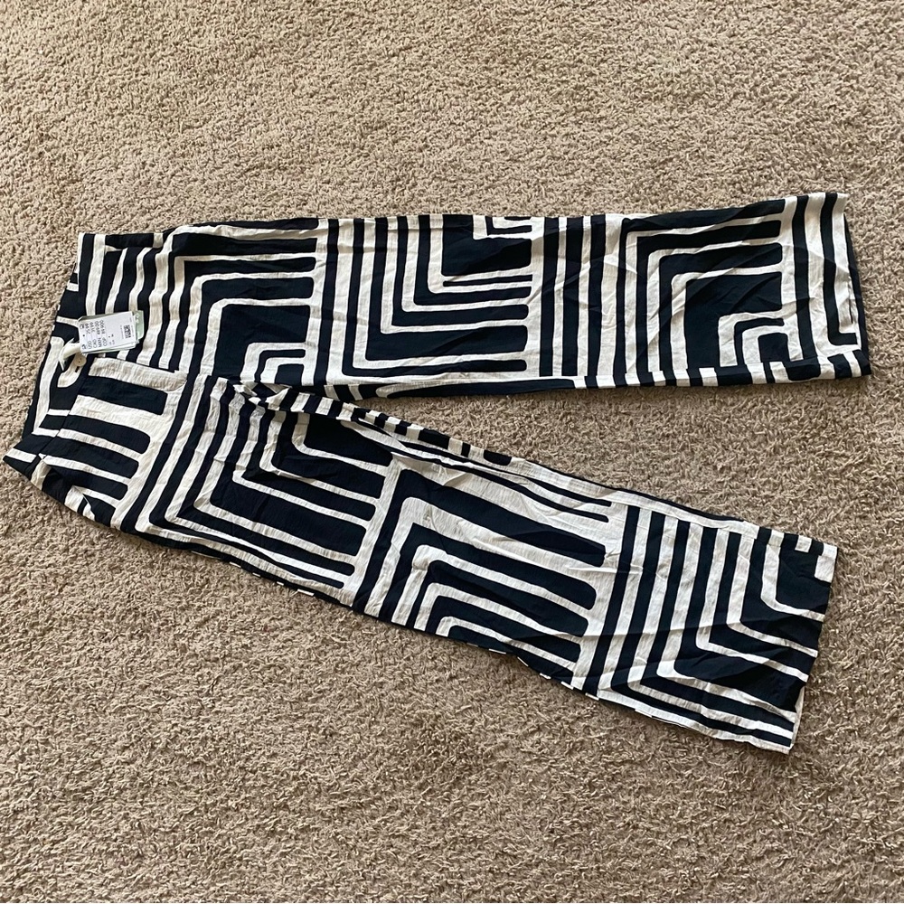 Stylish Black and White Womens Bottoms